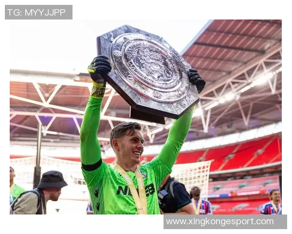 约翰逊谈选择水晶宫渴望争夺更多奖杯的原因分析